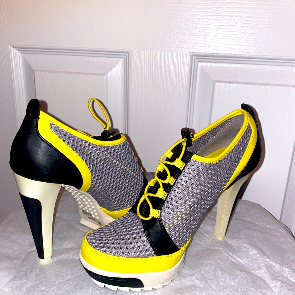 BCBGeneration Wizard Platform Pump, Women’s Size 7M